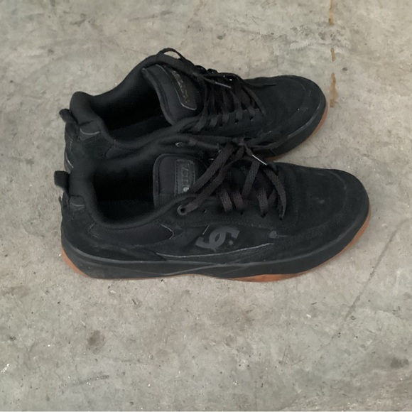 DC Men's Women’s Black Sneakers Size 9.5 - Picture 5 of 5